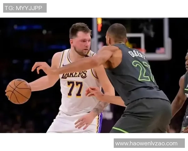 东契奇与足球明星的跨界友谊与竞技精神的完美碰撞